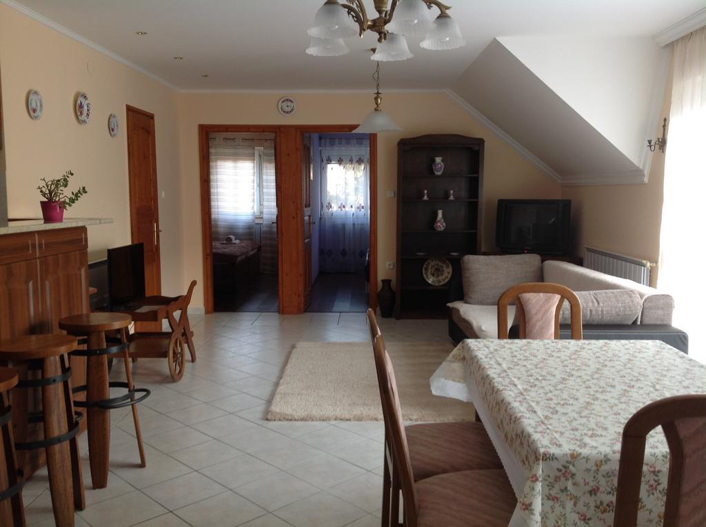 Attila Apartmanhaz Hotel Heviz Phòng bức ảnh