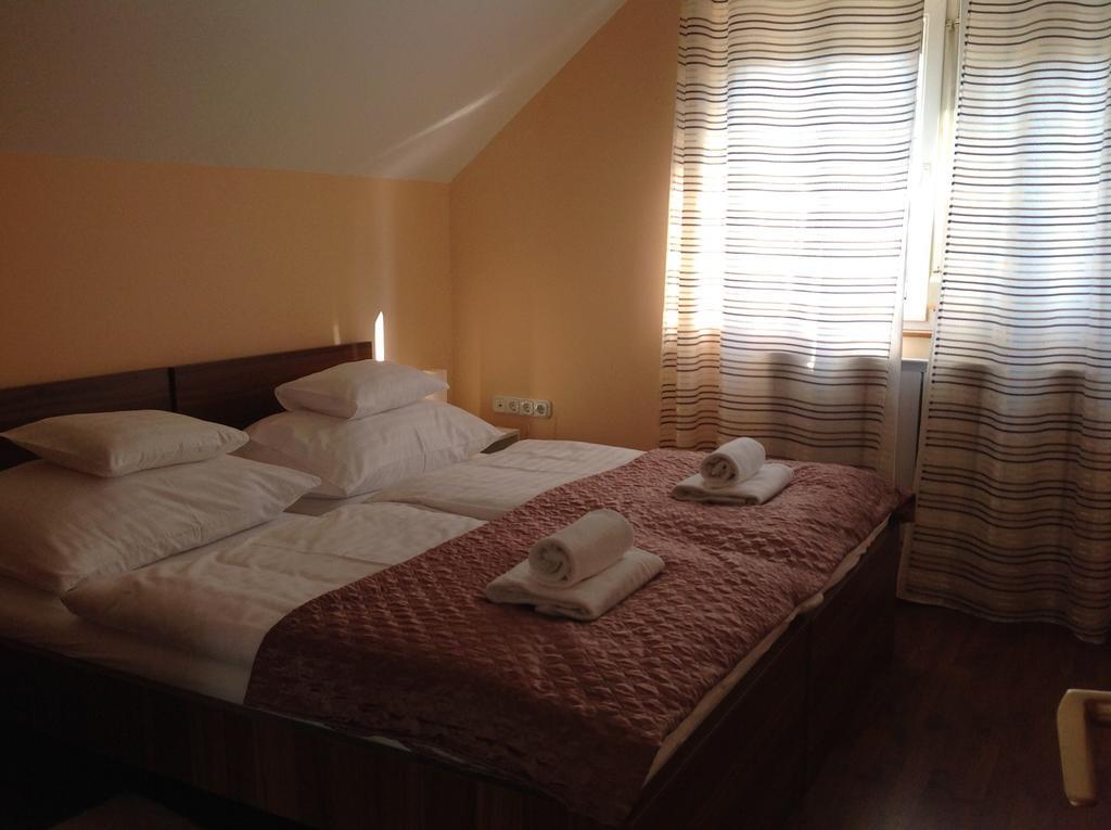 Attila Apartmanhaz Hotel Heviz Phòng bức ảnh