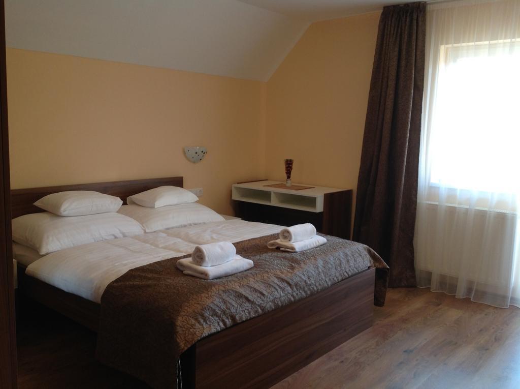 Attila Apartmanhaz Hotel Heviz Phòng bức ảnh
