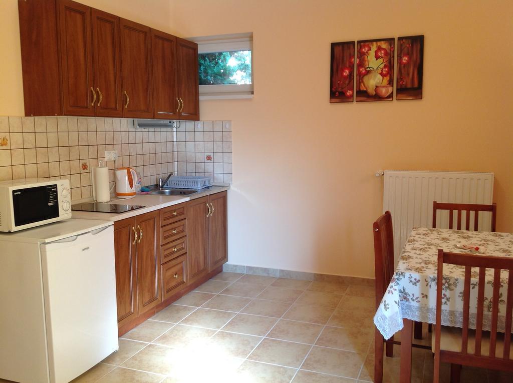 Attila Apartmanhaz Hotel Heviz Phòng bức ảnh