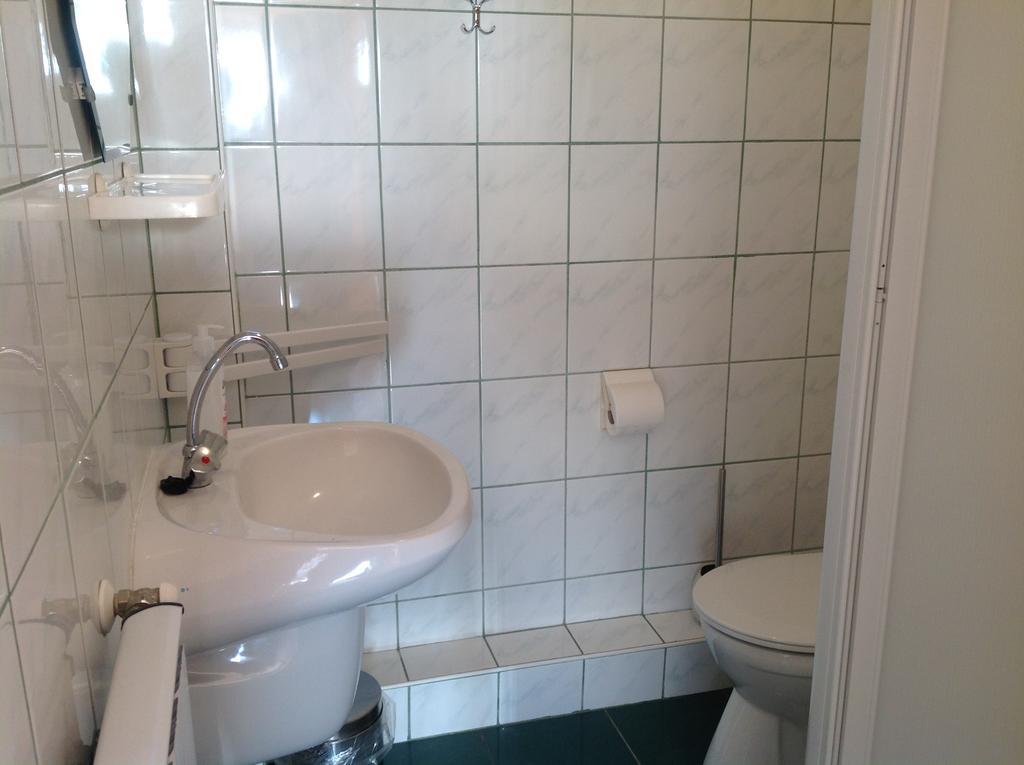 Attila Apartmanhaz Hotel Heviz Ngoại thất bức ảnh